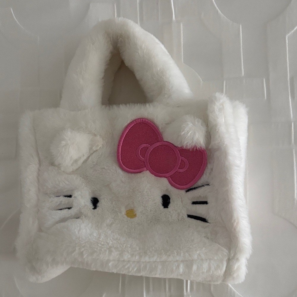 Hello Kitty Furry White and Pink Bag